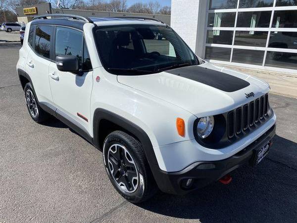 2016 Jeep Renegade Trailhawk Sport Utility 4D Family Owned! for sale in Fremont, NE – photo 2