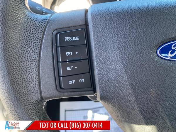 2010 FORD FOCUS SE - cars & trucks - by dealer - vehicle automotive... for sale in BLUE SPRINGS, MO – photo 17