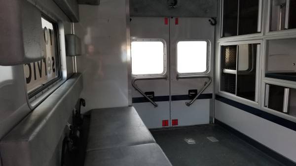 2005 Ford E450 Horton Ambulance body for sale in Kewaunee, WI – photo 8