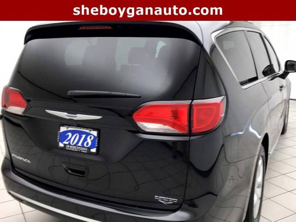 2018 Chrysler Pacifica Touring L Plus for sale in Sheboygan, WI – photo 8