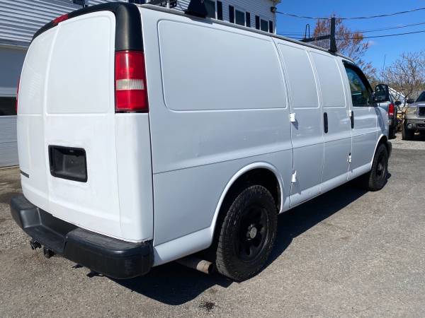 2010 CHEVY EXPRESS VAN - - by dealer - vehicle for sale in Hampstead, NH – photo 3