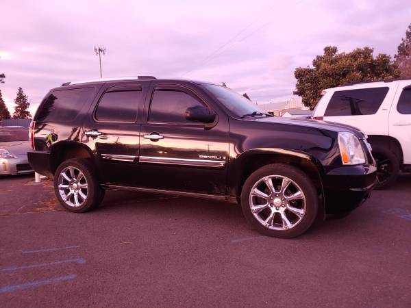 2008 GMC Yukon 1500 Denali ****LOW MILES of 63K miles**** - cars &... for sale in Bend, OR – photo 2