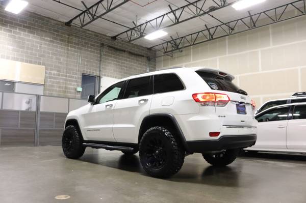 2016 Jeep Grand Cherokee Limited 4X4 - 3 Lift / 33 MT Tires / 17... for sale in Hillsboro, OR – photo 3