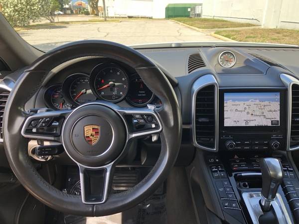 2017 Porsche Cayenne Platinum Edition 1-OWNER NAVIGATION PANO for sale in Sarasota, FL – photo 19