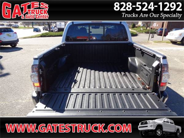 2010 Toyota Tacoma Double Cab 4WD V6 *Silver* - cars & trucks - by... for sale in Franklin, NC – photo 9