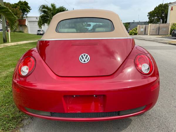 2008 VOLKSWAGEN NEW BEETLE CONVERTIBLE LIKE NEW, ONLY $1000 DOWN!!! for sale in Hollywood, FL – photo 4