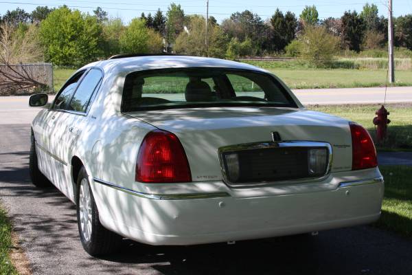 2003 Lincoln Town Car Limited Signature 3950 - - by for sale in Other, IL – photo 5