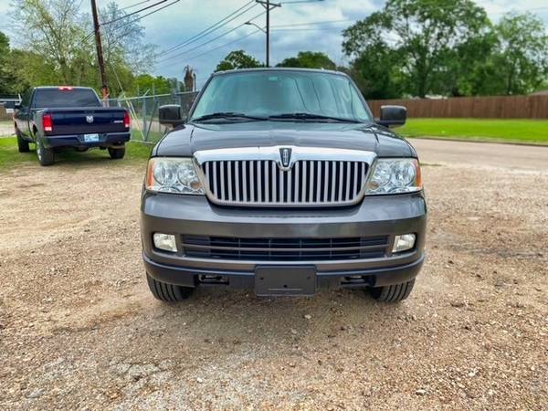 2006 Lincoln Navigator Luxury 3rd Row Seat Clean Carfax and Free for sale in Angleton, TX – photo 11