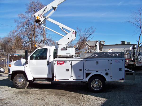 2006 GMC C5500 93K MILES HIGH RANGER TCP 36 CABLE PLACER BUCKET... for sale in rhode island, RI – photo 3