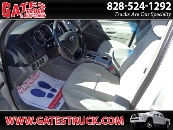 2010 Toyota Tacoma Double Cab 4WD V6 *Silver* - cars & trucks - by... for sale in Franklin, NC – photo 17