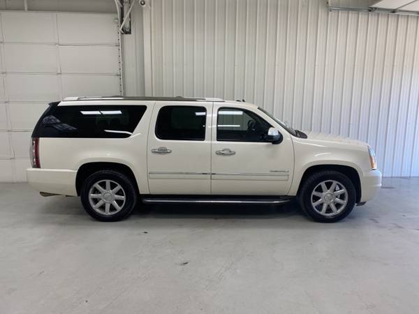2010 GMC Yukon XL Denali -Manager's Special! - cars & trucks - by... for sale in Ripley, MS – photo 5