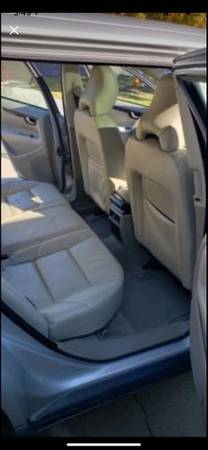 2004 Volvo V70 2.5T AWD - cars & trucks - by owner - vehicle... for sale in Dover, PA – photo 6