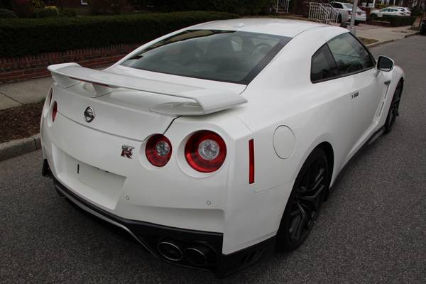2017 NISSAN GT-R PREMIUM PEARL WHITE MINT ONLY 16K MILES 565HP... for sale in Brooklyn, NY – photo 8