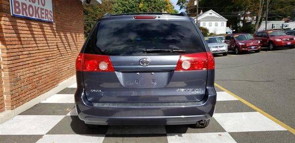 2007 Toyota Sienna 5dr 7-Passenger Van XLE AWD (TOP RATED DEALER... for sale in Waterbury, CT – photo 6