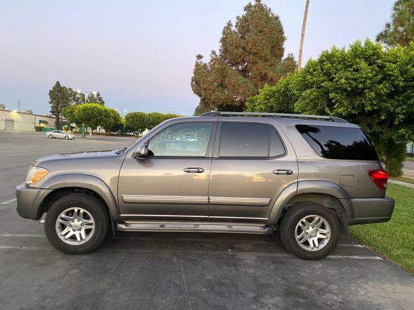 2005 Toyota Sequoia Excellent condition - cars & trucks - by owner -... for sale in Orange, CA – photo 2