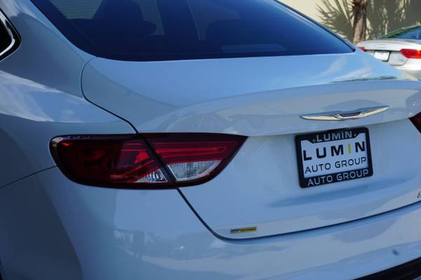 2015 Chrysler 200 Limited sedan White for sale in New Smyrna Beach, FL – photo 10