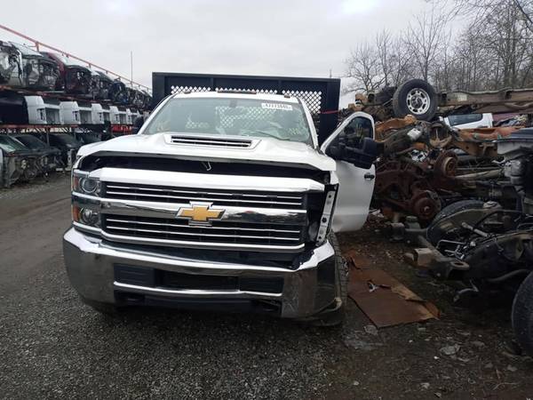 2018 Chevy Silverado K3500HD cab chassis Flat dump bed duramax for sale in Hicksville, IN
