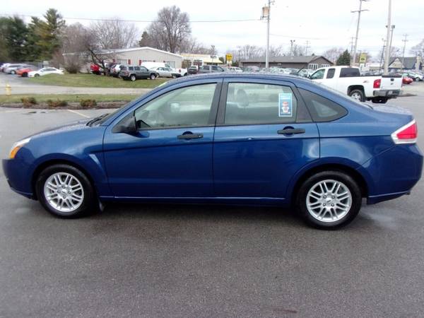 2009 Ford Focus SE 4dr Sedan - - by dealer - vehicle for sale in Waukesha, WI – photo 11