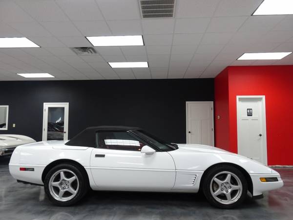 1990 Chevrolet Corvette Convertible - cars & trucks - by dealer -... for sale in Waterloo, WI – photo 2
