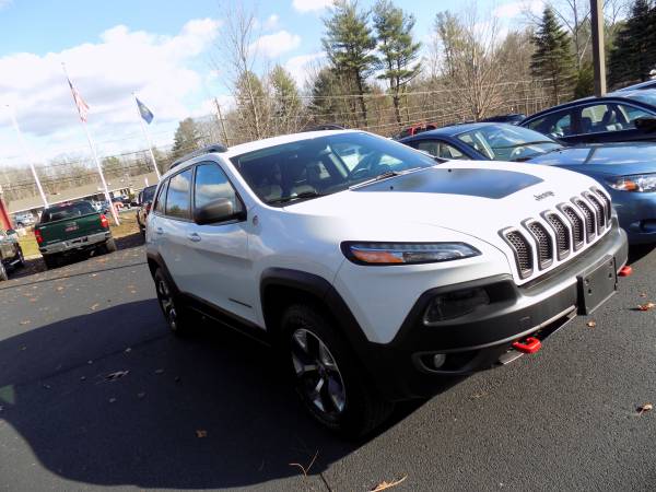2015 Jeep Cherokee 4WD 4dr Trailhawk - - by dealer for sale in Derry, MA – photo 3