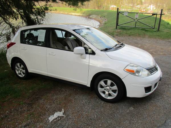 2009 Nissan Versa SL - - by dealer - vehicle for sale in Altoona, PA – photo 9