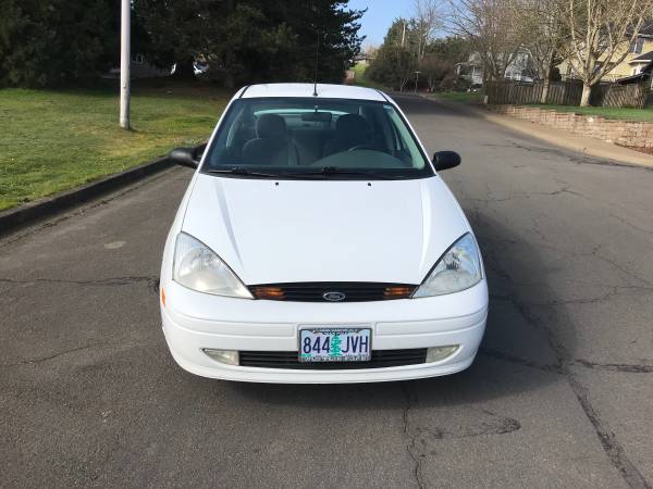 2000 Ford Focus 4dr Sedan SECALL/TEXT - - by dealer for sale in Dundee, OR – photo 2