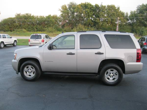 2007 Chevrolet Tahoe for sale in Henry, IL – photo 2