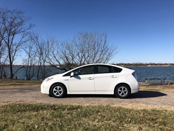 2014 Toyota Prius - cars & trucks - by owner - vehicle automotive sale for sale in Wichita, KS – photo 2