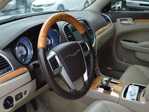2013 Chrysler 300C Base - - by dealer - vehicle for sale in GRAPEVINE, TX – photo 11