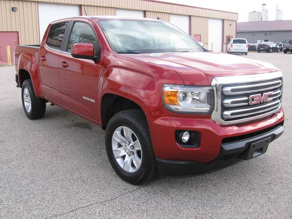 2016 GMC Canyon SLE Crew Cab 4x4 Loaded Very Sharp for sale in Holmen, WI – photo 3