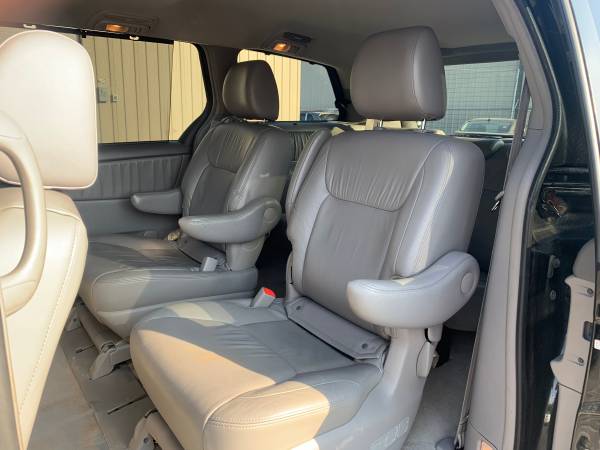 2010 Toyota Sienna XLE Entertainment 1-Owner Captain Chairs All Power for sale in Jeffersonville, KY – photo 17