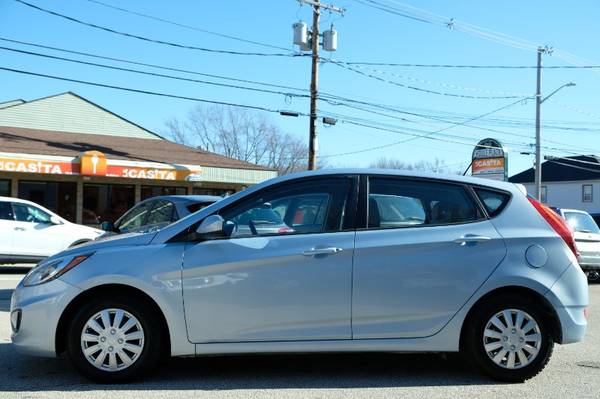 2013 Hyundai Accent GS 5-Door - - by dealer - vehicle for sale in West Warwick, RI – photo 10