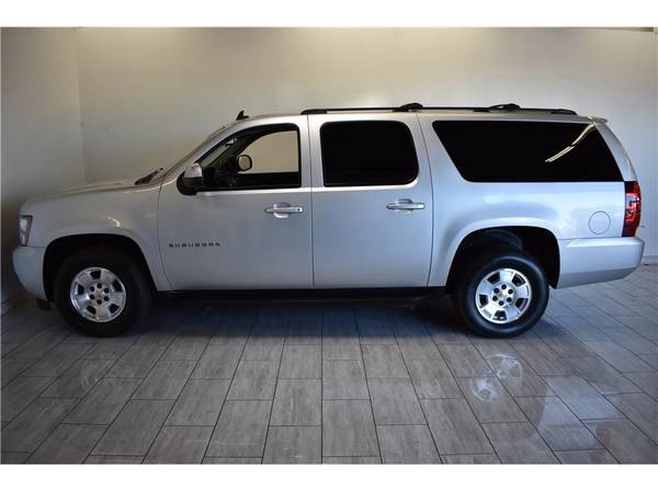 2011 Chevrolet Suburban 1500 4WD AWD Chevy LS Sport Utility 4D SUV for sale in Escondido, CA – photo 23