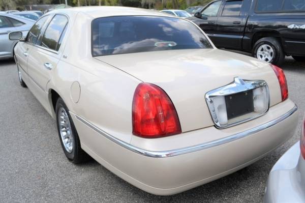 2000 Lincoln Town Car Cartier - - by dealer for sale in St. Augustine, FL – photo 8