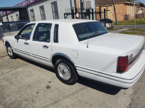 1993 Lincoln Town Car 4dr Sedan Executive - - by for sale in New Orleans, LA – photo 20