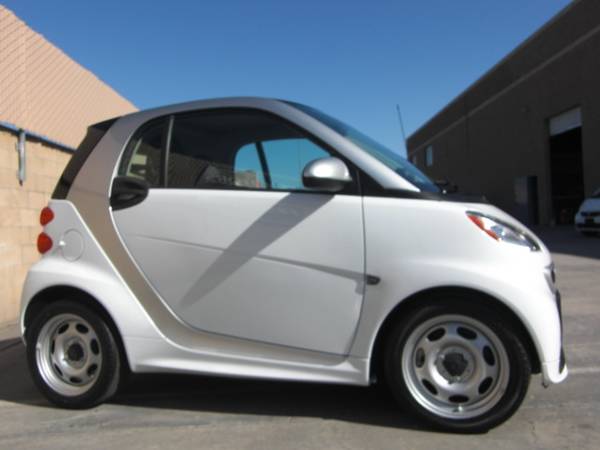 2015 SMART ELECTRIC DRIVE, ONLY 3, 500 MILES, LIKE NEW ! - cars & for sale in San Diego, CA – photo 4