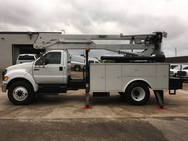 2011 Ford F-750 Automatic Cummins Diesel Bucket Material Handler WT for sale in Arlington, TX – photo 4