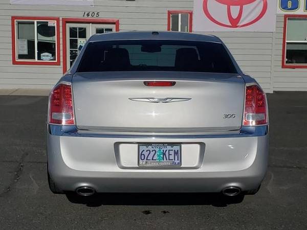 2012 Chrysler 300 4dr Sdn V6 Limited RWD Sedan - - by for sale in Medford, OR – photo 5