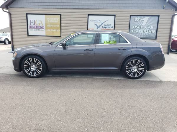 Nice!!2013 Chrysler 300 4dr Sdn 300S RWD for sale in Chesaning, MI – photo 2
