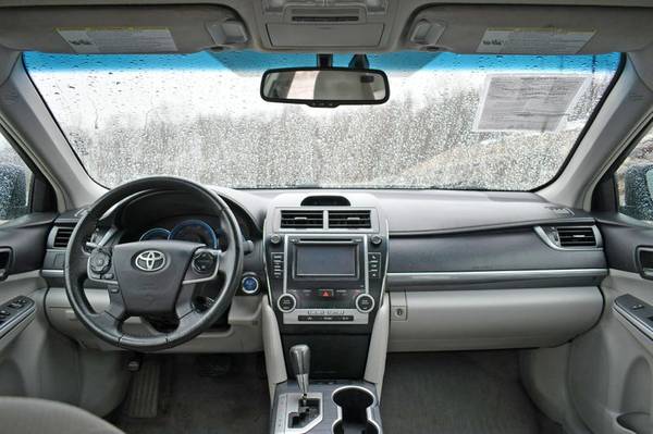 2012 Toyota Camry Hybrid XLE - - by dealer for sale in Naugatuck, CT – photo 12