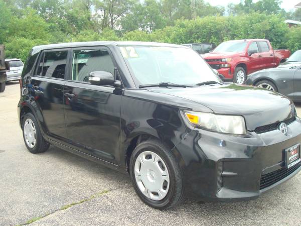 2012 Scion xB 5 Door Wagon - cars & trucks - by dealer - vehicle... for sale in Crystal Lake, IL – photo 3