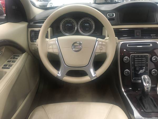 2013 VOLVO XC70 AWD One Owner! EXCELLENT CONDITION. See. Drive. Love. for sale in Eden Prairie, MN – photo 18
