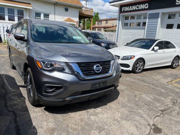 2018 NISSAN PATHFINDER S - - by dealer - vehicle for sale in milwaukee, WI – photo 2