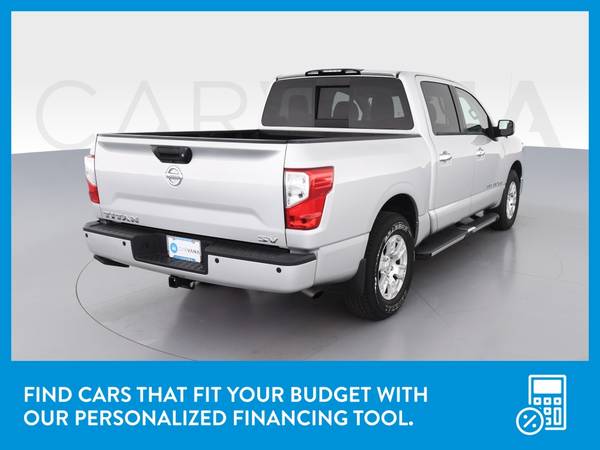 2018 Nissan Titan Crew Cab SV Pickup 4D 5 1/2 ft pickup Silver for sale in Washington, District Of Columbia – photo 8