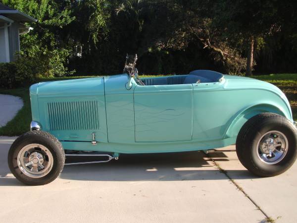 1932 Ford roadster with a folding top for sale in Fort Pierce, FL – photo 2