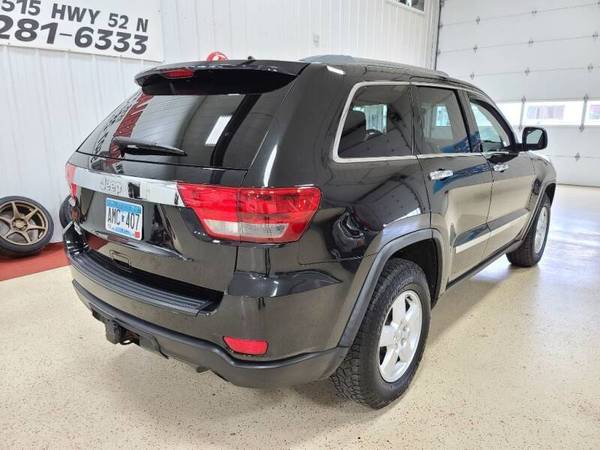 2012 JEEP GRAND CHEROKEE LAREDO - - by dealer for sale in Rochester, MN – photo 7