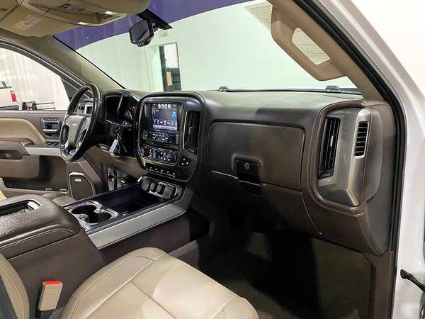 2016 Chevrolet Chevy Silverado 1500 LTZ CREW CAB 4X4 GASOLINE 1OWNER... for sale in Houston, TX – photo 20