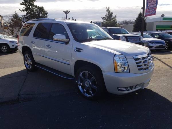 2012 Cadillac Escalade Luxury SUV - cars & trucks - by dealer -... for sale in Merrick, NY – photo 3