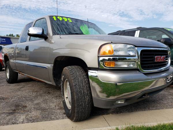 2002 GMC Sierra 1500 Extended Cab 4X4 for sale in Marion, IA – photo 2
