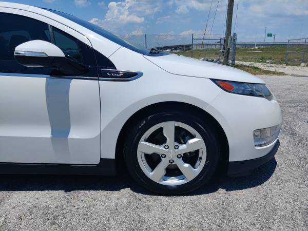 2012 Chevy Volt Hybrid Hackback GORGEOUS ONE-OWNER - cars & for sale in Clearwater, FL – photo 10